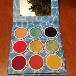 Max Up the Makeup - Ready Set Summer palette